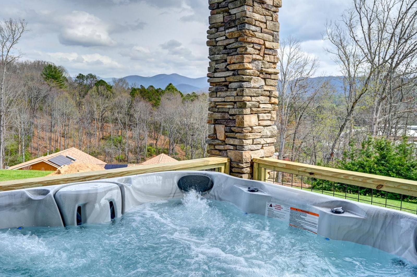 웨버빌 Mon Tresor, Modern Mountain Views With Deck 빌라 외부 사진