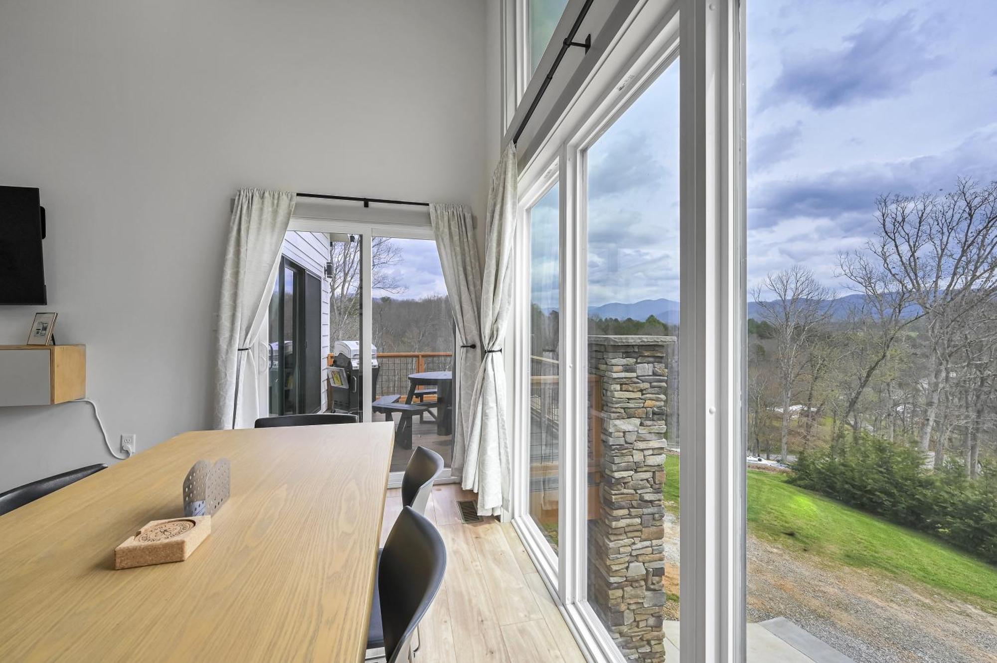 웨버빌 Mon Tresor, Modern Mountain Views With Deck 빌라 외부 사진